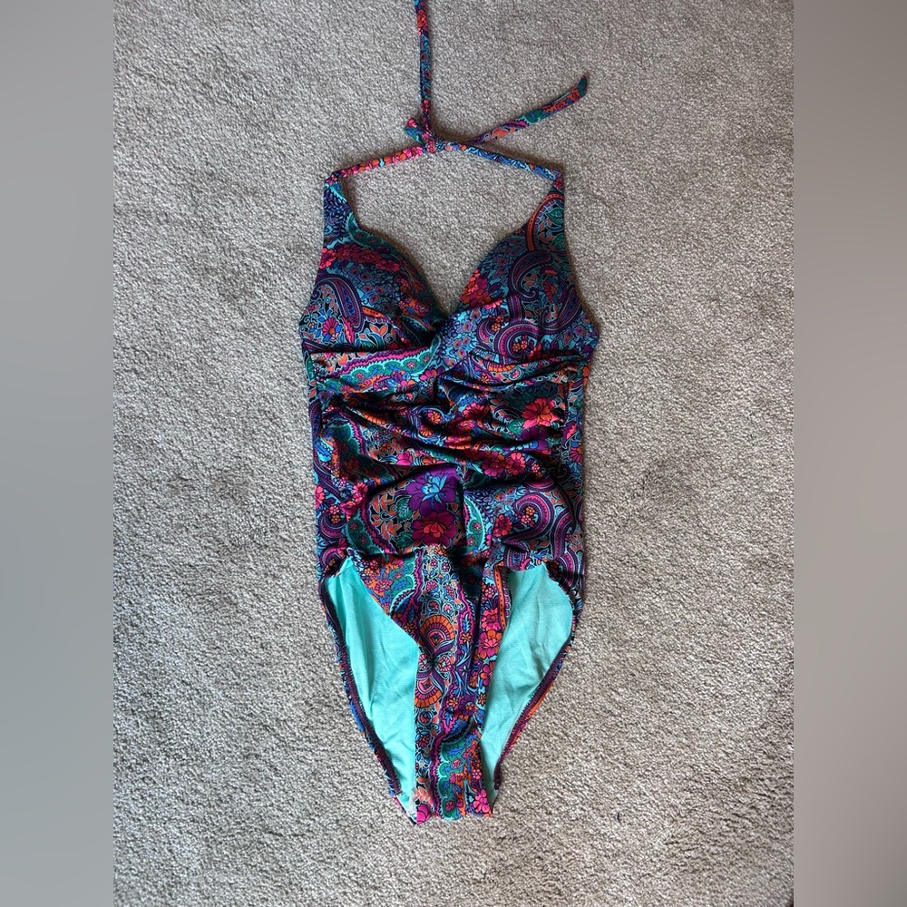 Moontide *NWT* Colorful Paisley Halter Swimsuit - size 6